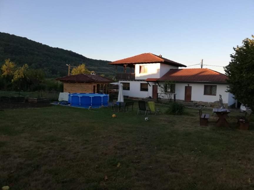 Guest House Yana Tŭrkasheni Esterno foto